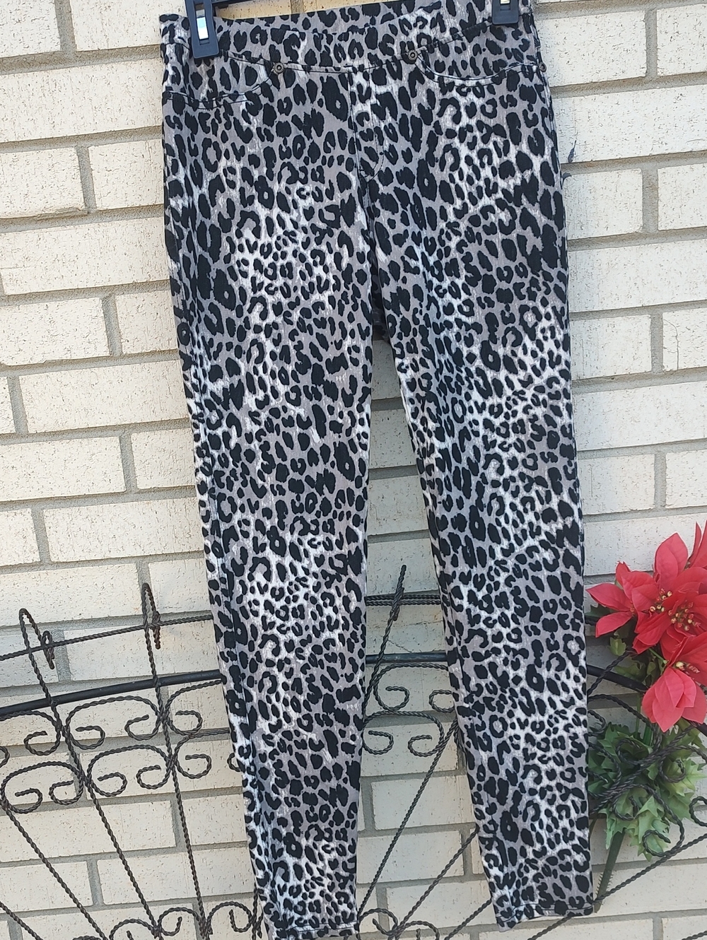 Leopard 🐆 Leggings - Picture 2 of 10